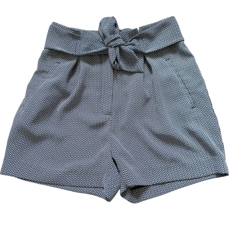 Women's H&M Shorts Size 6 Blue White Geometric Patterned High Waisted